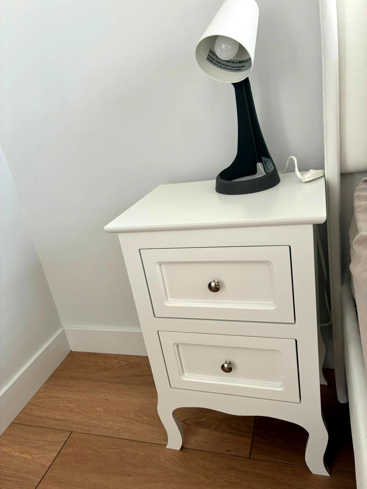 Desk assembly